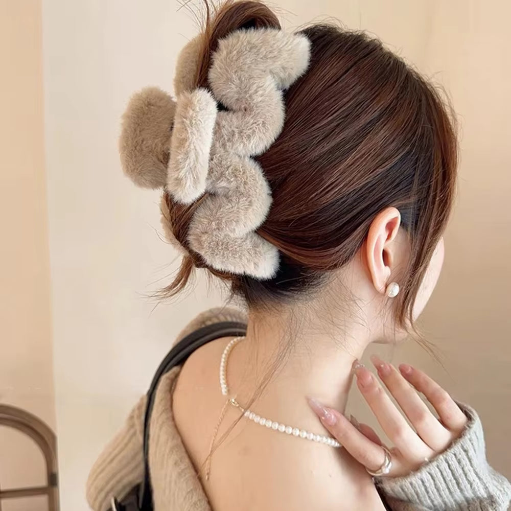 14Cm Large Hair Claw Fashion Plush Big Crab Hair Clip for Women Back Clip for Thick Hair Cute Plush Ponytail Hair Accessories